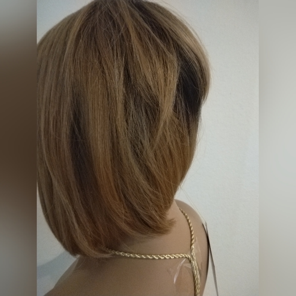 Wig - Picture 4 of 7